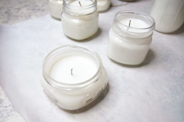 DIY Easy Organic Beeswax and Coconut Oil Candles